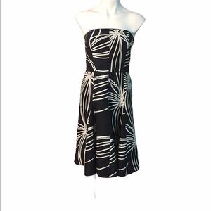 Harold’s Silk Strapless Black White Silk Flare includes detachable strap